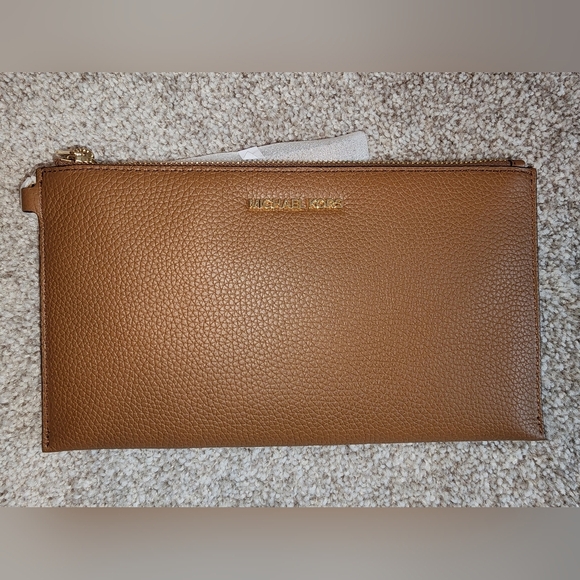 MICHAEL Michael Kors Handbags - Michael KORS Jet Set Travel‎ Tan/brown Wristlet